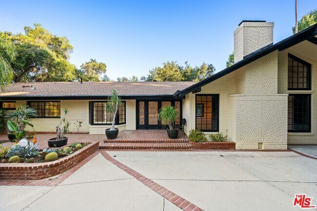 Building Photo - 17449 Sumiya Dr