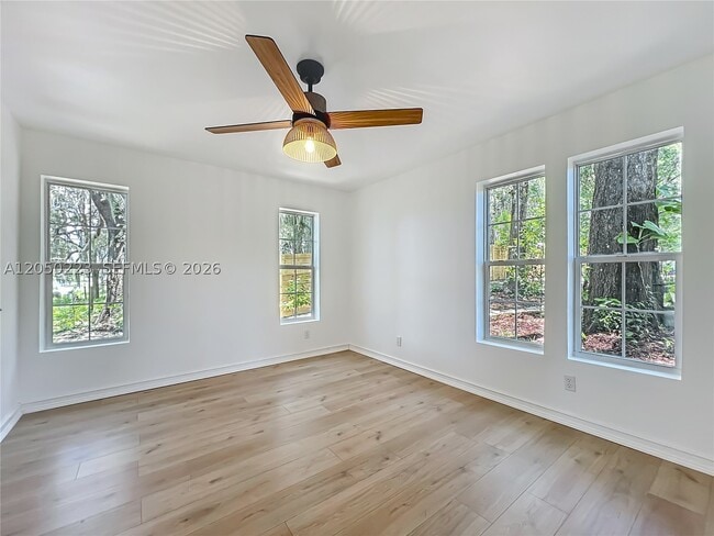 Building Photo - 8781 LAKESHORE Dr