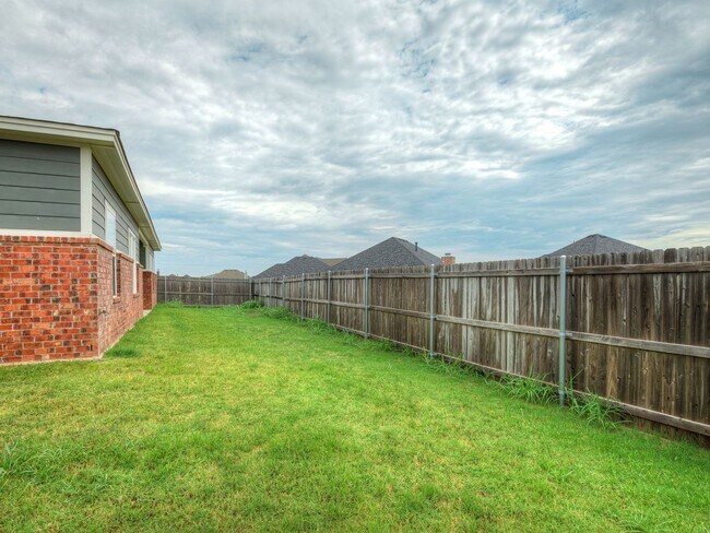 Building Photo - Beautiful New Construction Home in Edmond