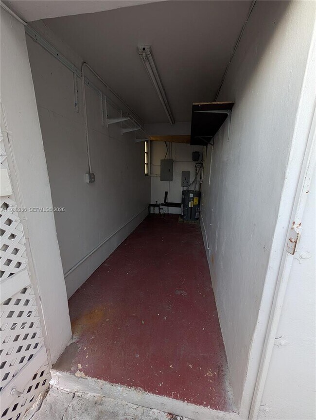 Building Photo - 1037 SW 76th Ave