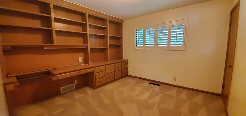 Building Photo - 728 W 800 S