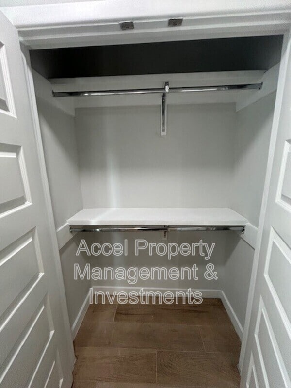 Building Photo - 6617 N 5th St