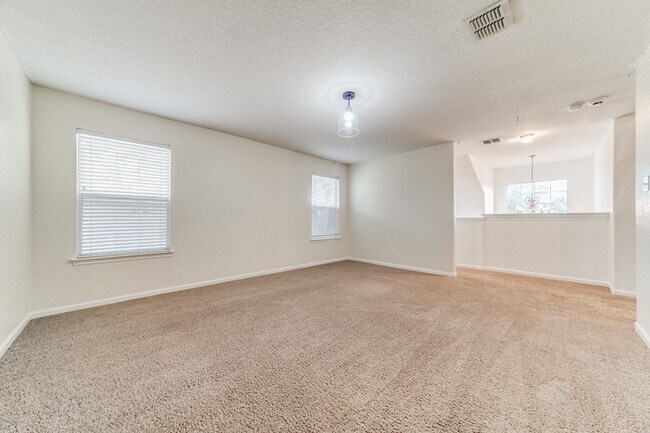 Building Photo - 10811 Marot Field