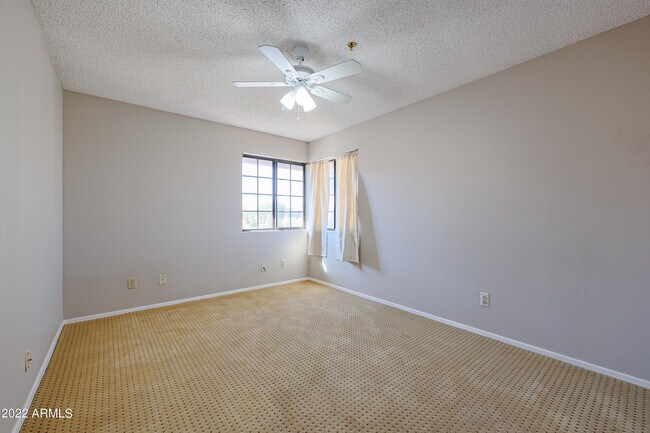 Building Photo - 9067 E Voltaire Dr