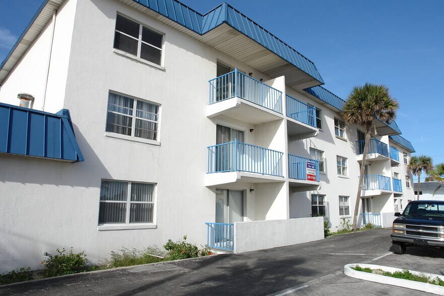 Building - Daytona Ocean View Apartments LLC