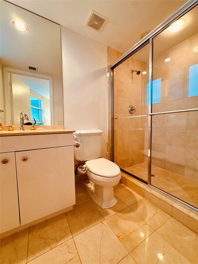 Building Photo - 19111 Collins Ave