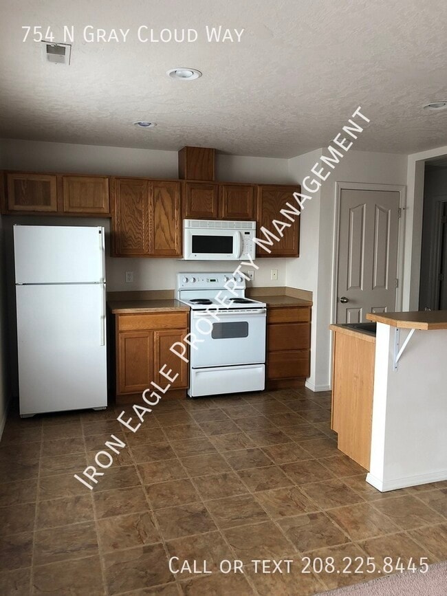 Building Photo - 754 N Gray Cloud Way