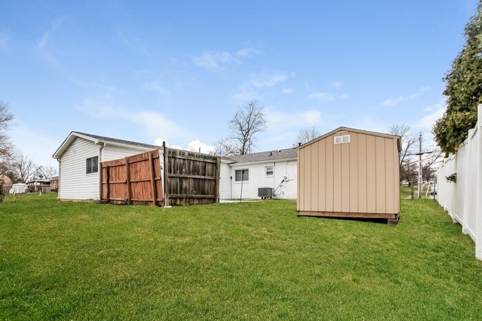 Building Photo - 11718 Hamlet Rd