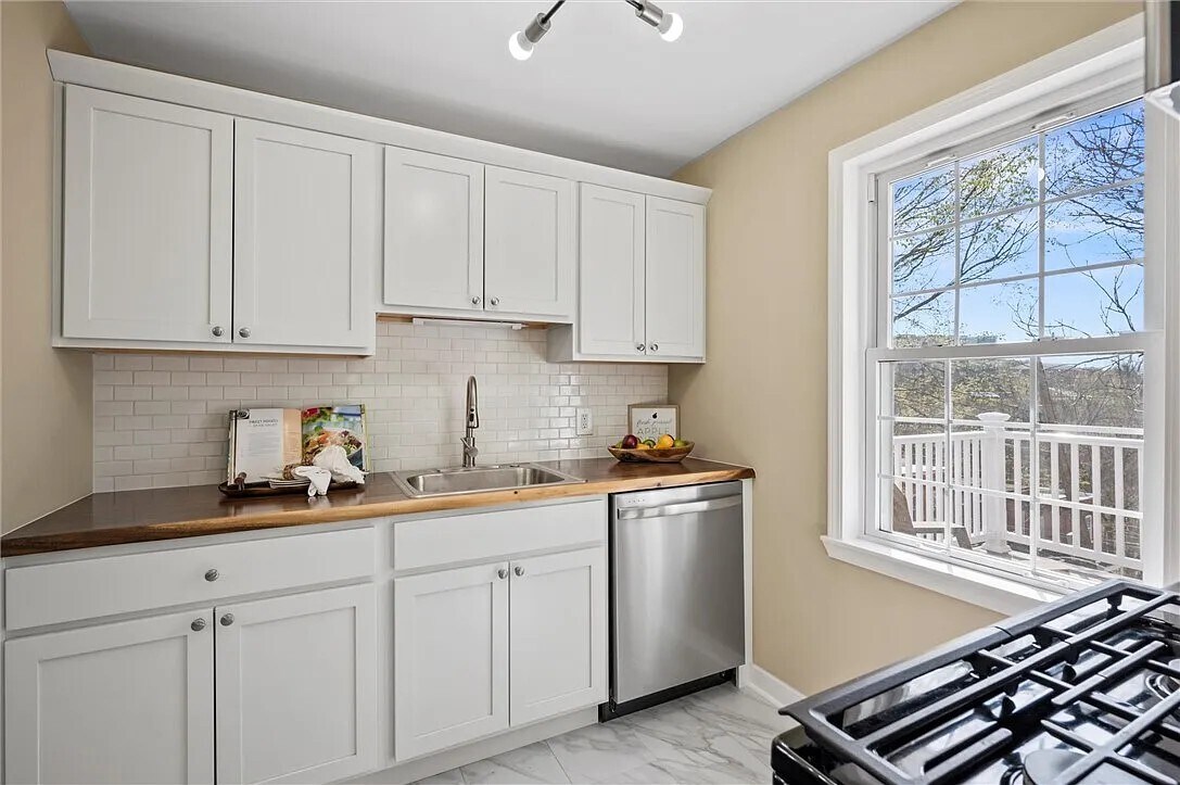 Building Photo - 362 Marshall Ave