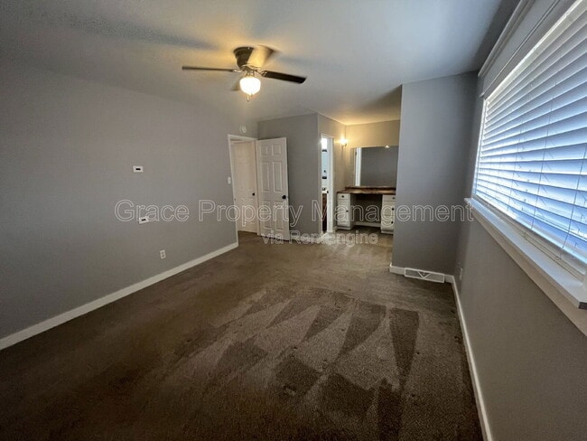 Building Photo - 1137 Milky Way