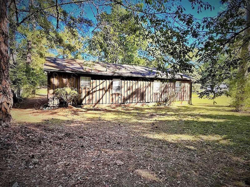 Building Photo - 315 Iris Ave