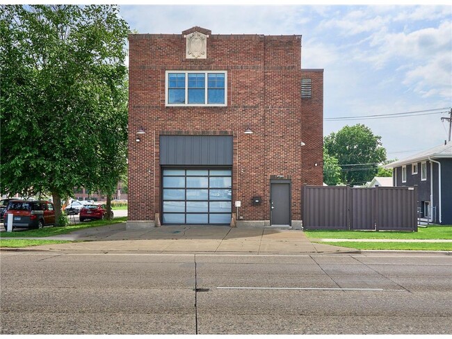 Building Photo - 1290 Snelling Ave N