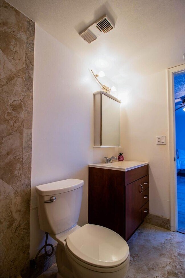 Building Photo - 2358 NW 37th Ave