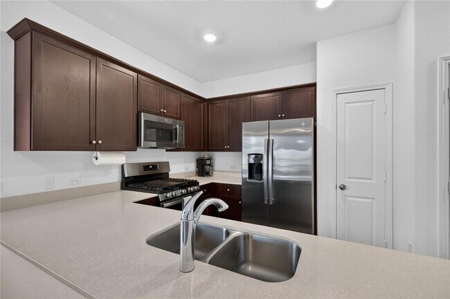 Building Photo - 15608 Spring Hill Ln