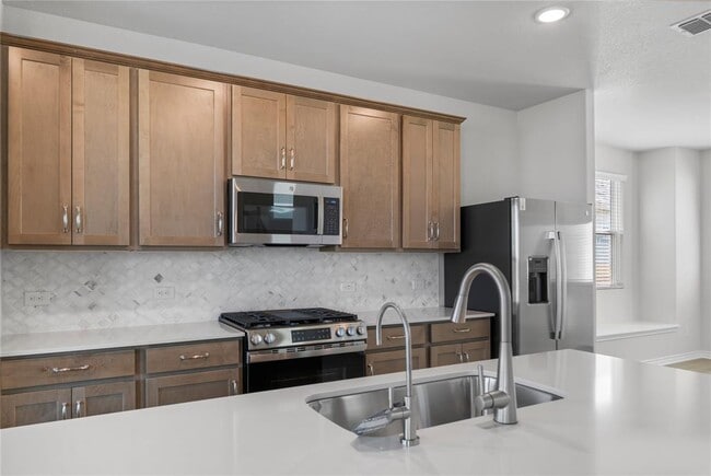 Building Photo - 241 Leeland Dr