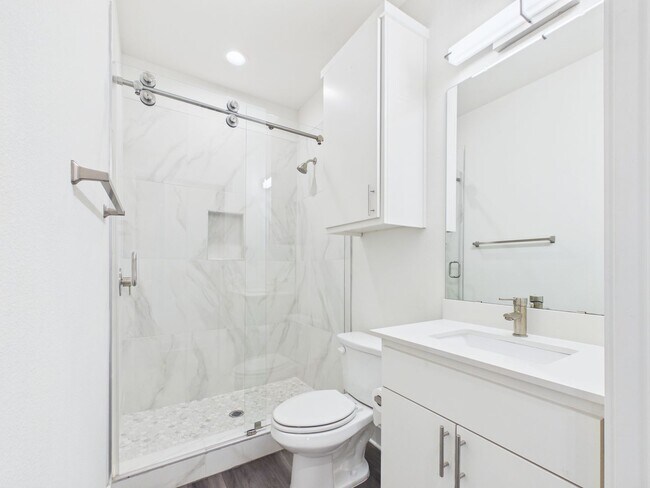 Building Photo - 6102 Caddie St