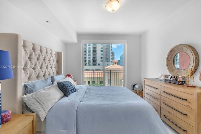 Building Photo - 7350 SW 89th St