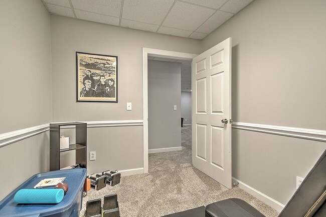 Building Photo - 9 Wayland Ct