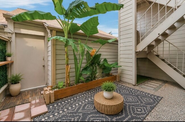 Building Photo - 1063 Country Pl Dr