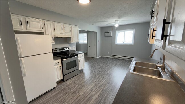 Building Photo - 229 Brunswick Dr