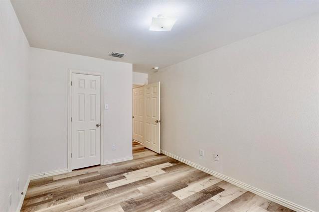 Building Photo - 1216 Lake Forest Dr