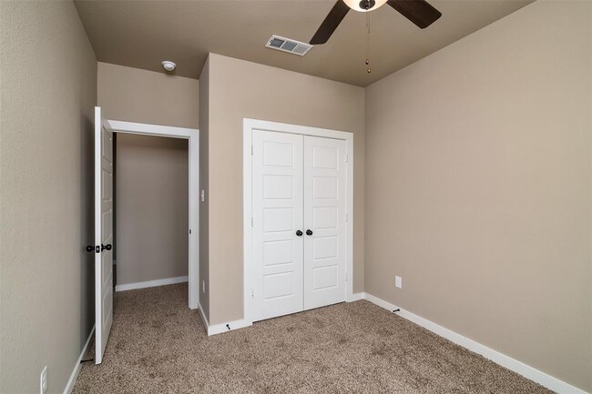 Building Photo - 600 Harvest Moon Dr