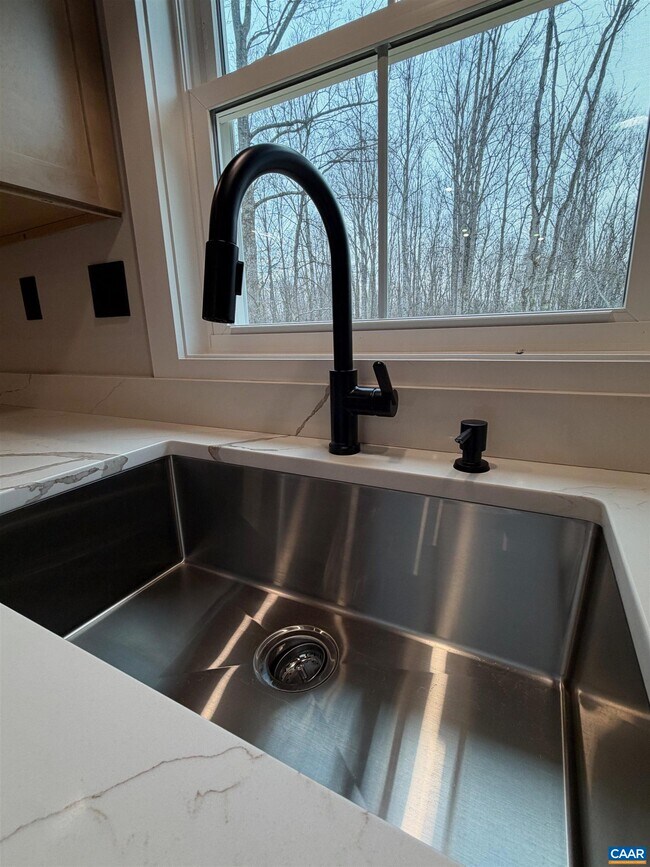 Building Photo - 487 Montreal Ln