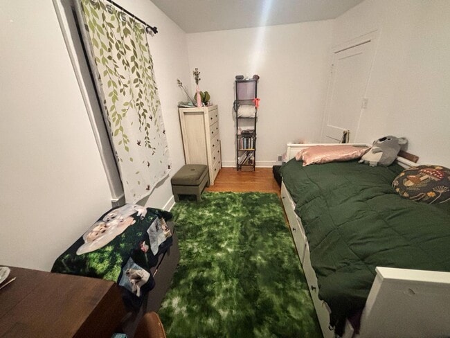 Building Photo - Aug 1st 2026/2027 Pre-leasing Close to 1.5 Blks to CSU & Old Town