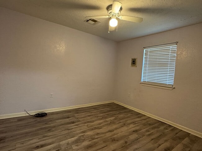 Building Photo - 2308 NW Woodridge Dr