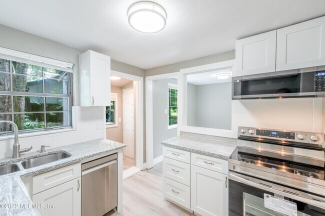 Building Photo - 7832 Newton Rd