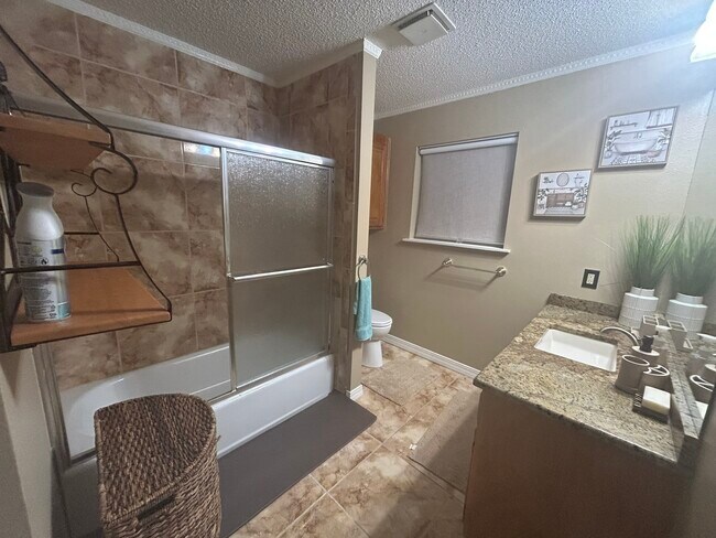 Building Photo - 331 Buena Vista Rd