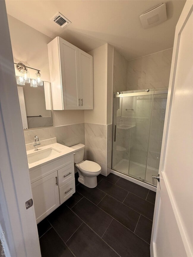 Building Photo - 122 Greenwich Ave