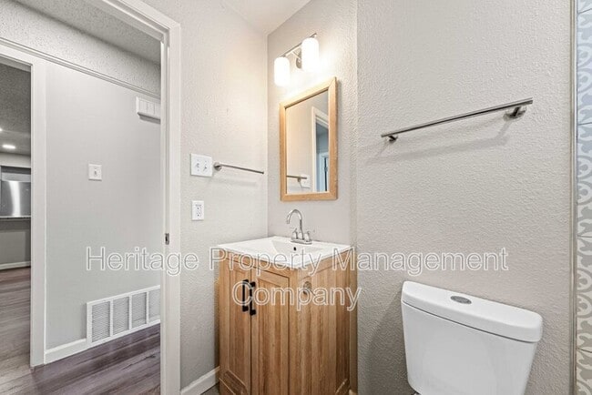 Building Photo - 4402 Seabreeze Dr