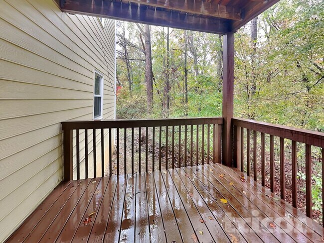 Building Photo - 1925 Sidneys Cove