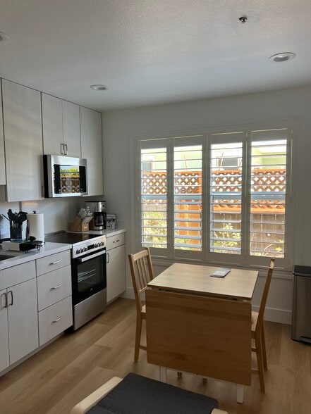 Building Photo - 337 Alta Ave