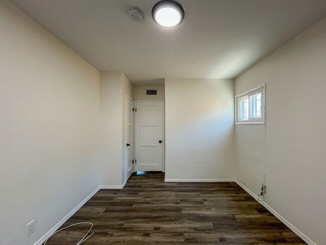 Building Photo - 3401 W 84th Pl