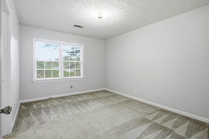 Building Photo - 1337 Sweet Pine Dr