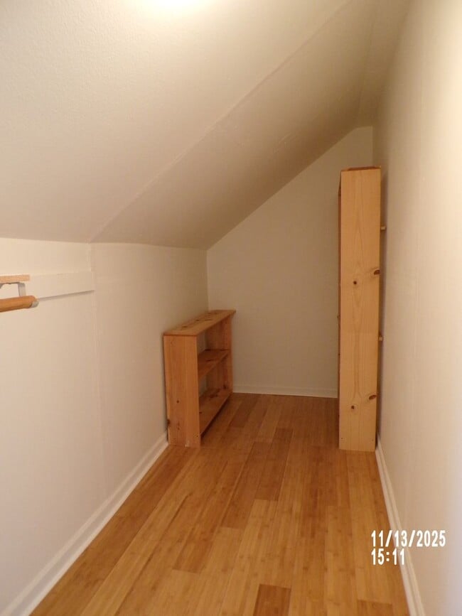 Building Photo - Charming house close to parks