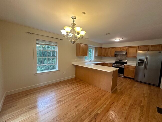 Building Photo - 18 Edgemoor Cir