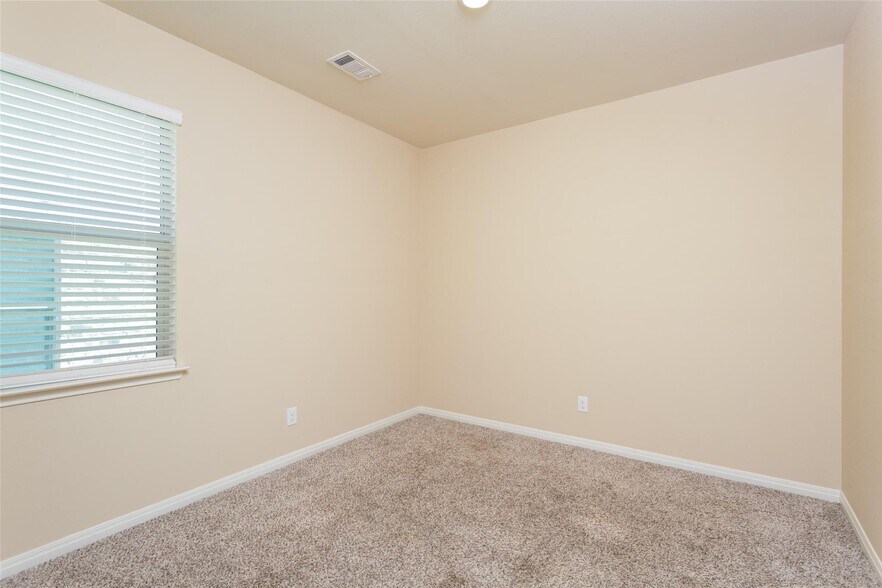 Building Photo - 13645 Lansman Dr