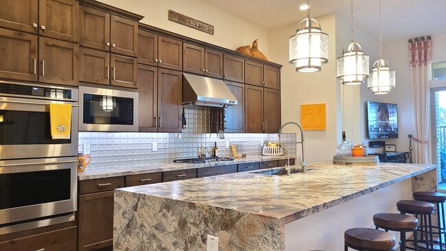 Gourmet kitchen - 23164 N 73rd Pl