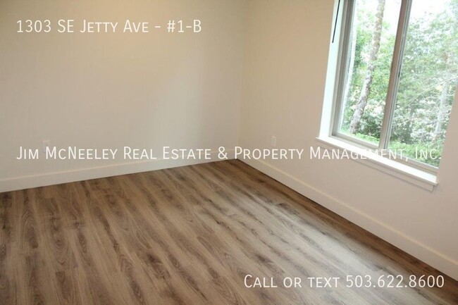 Building Photo - Lower level 2 bed/ 1 bath with 1 Assigned ...