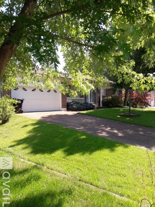 Building Photo - 9663 Yorkshire Estates Dr