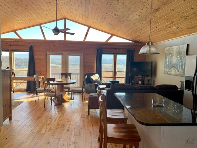 Building Photo - 357 Fincastle Estates