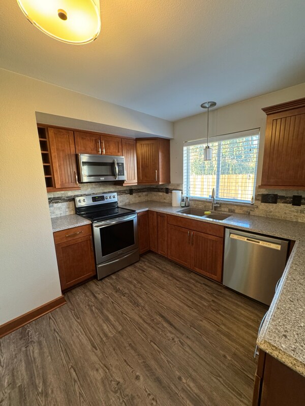 Building Photo - 12612 NE 45th Cir