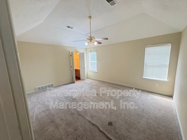 Building Photo - 10127 Cross Valley Dr