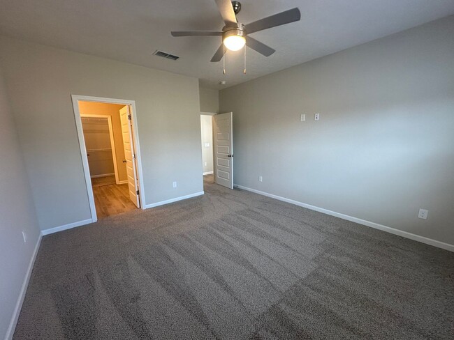 Building Photo - BRAND NEW 4 Bed 3 Bath Townhome Near The H...