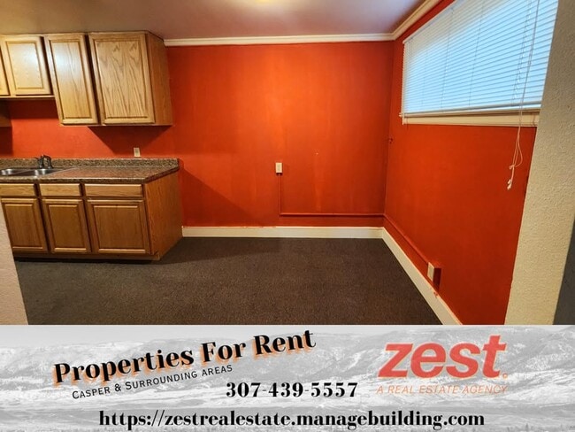 Building Photo - 504 S Washington St