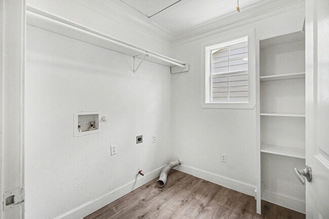 Building Photo - 104 Virginia St