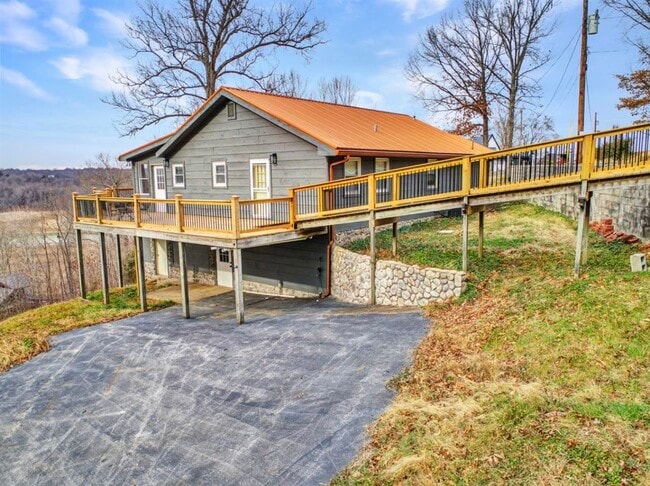 Building Photo - 73 Willow Tree Cir